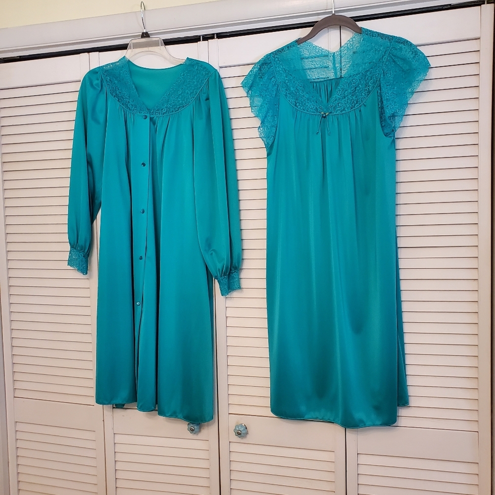 Shadowline Elegant Green Women's Sleepwear Set, Size Small